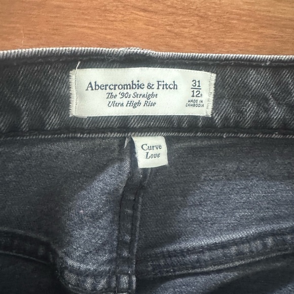 Abercrombie Curve Love Ultra High Rise 90s Straight - Picture 3 of 4